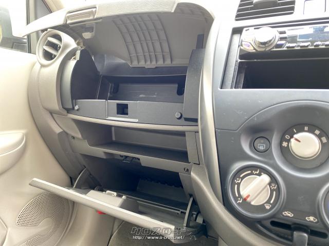 前席だけでもこれだけの収納容量!小物類を入れていただく事が可能です♪ 日産 マーチ