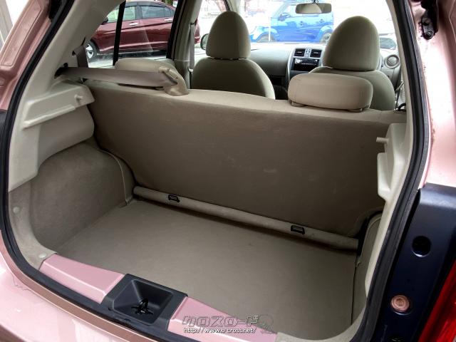 後席をお使いになられていてもお荷物を積み込んでいただけます♪ 日産 マーチ