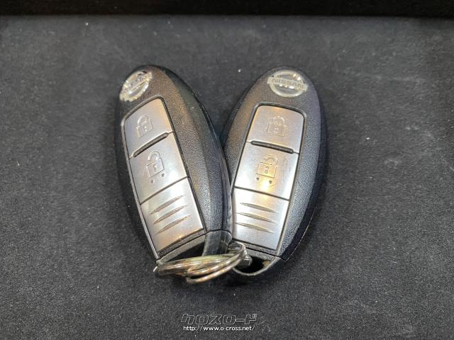 インテリジェントキーが装備されておりボタンを押していただくだけでドアの開閉が可能ですので非常に便利です♪ 日産 マーチ