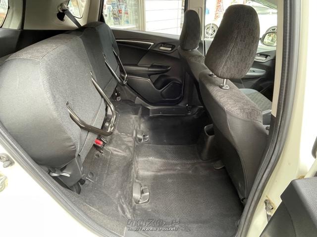 チルトアップ機能を使えば高さのある荷物も積め込めます。 ホンダ フィット