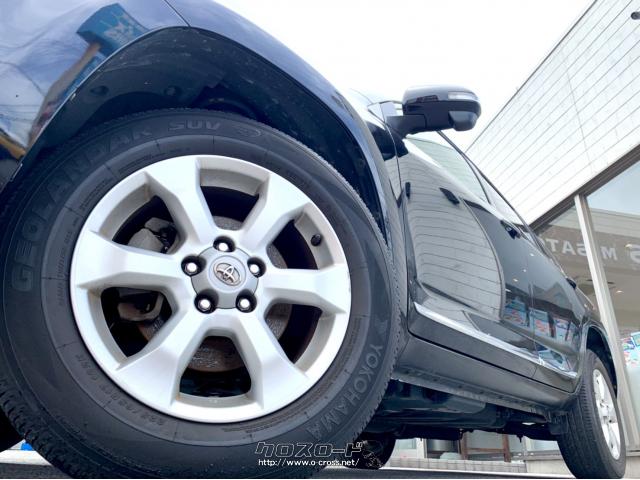 純正17インチアルミホイール。225/65R17 トヨタ ヴァンガード