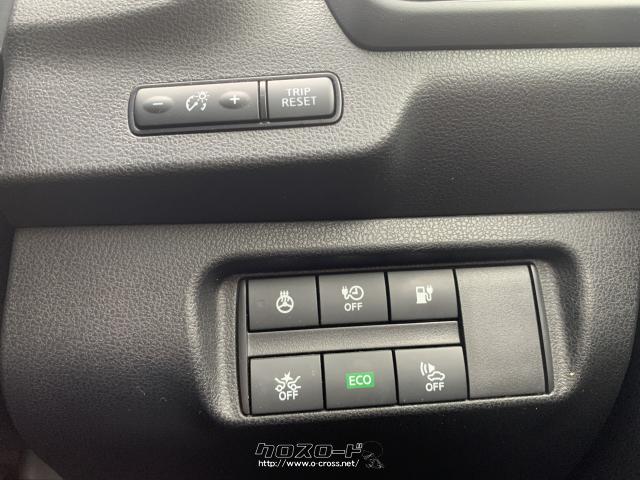 運転席右下にはステアリングヒーター・衝突軽減ブレーキシステムのボタンが配置されています。 日産 リーフ