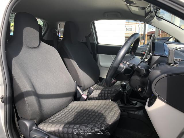開口も広く乗り降りしやすい運転席。 トヨタ iQ