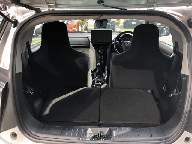 リアシートを倒せばラゲッジスペースも確保 トヨタ iQ