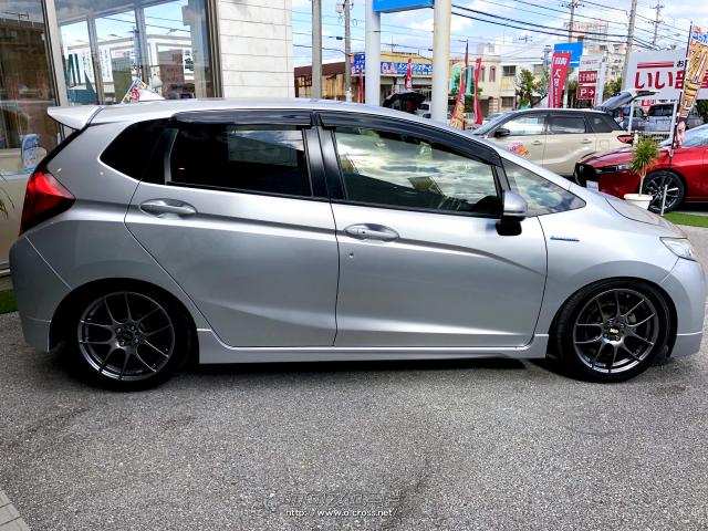 全長×全幅×全高3955×1695×1550mm(車高調付き) ホンダ フィットハイブリッド