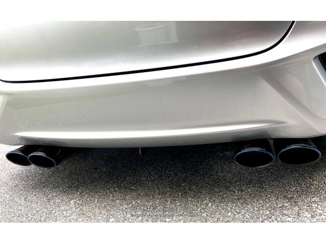 社外4本出しマフラー ホンダ フィットハイブリッド