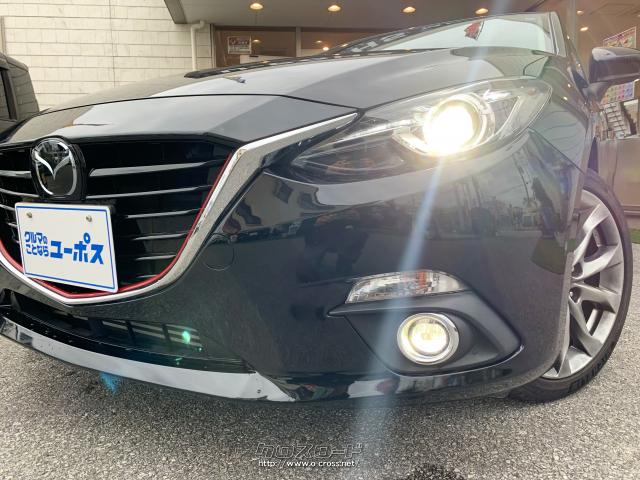 シグネチャー上部にレッドカラーのピンストライプを採用した専用フロントグリル。 マツダ アクセラスポーツ