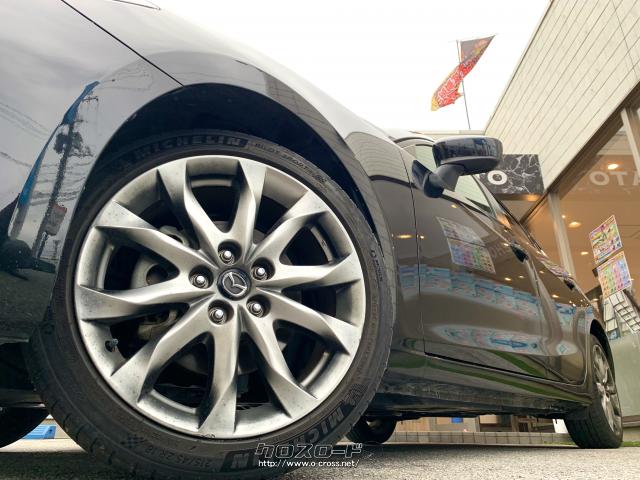 高輝度塗装の純正18インチアルミホイール。 マツダ アクセラスポーツ