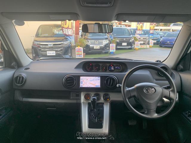 インパネは、機能毎に3層に積み重ねた水平基調の造形と丸型の4連メーターを組み合わせたユニークなデザイン トヨタ カローラルミオン