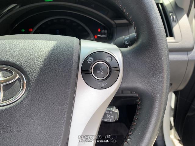 右側にはメーターディスプレイの操作スイッチ トヨタ SAI