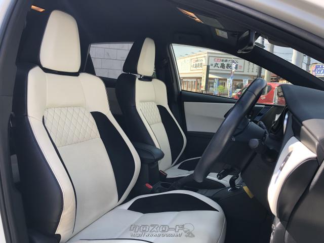 ハーフバケットシートでホールド性も抜群。 トヨタ オーリス