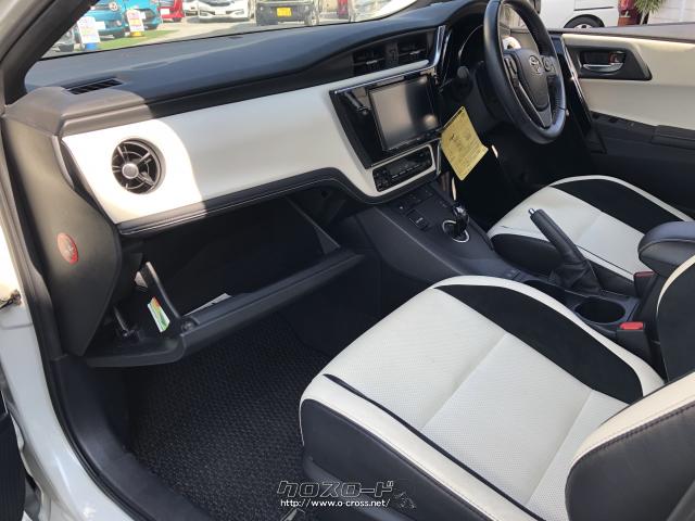 助手席側コンソールボックス。 トヨタ オーリス