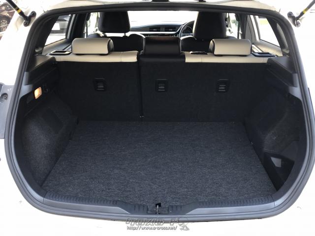 トノカバーの取り外しも可能。 トヨタ オーリス