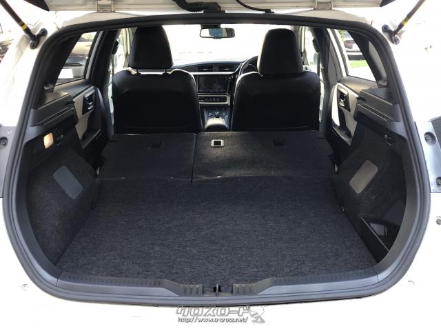 シートを倒して広々スペースに! トヨタ オーリス