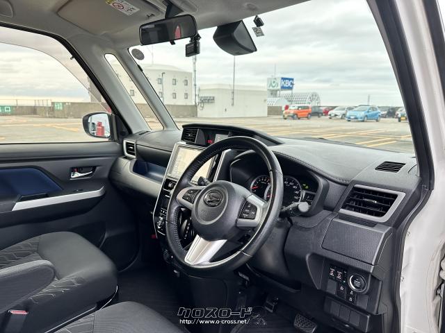 歩行者との衝突危険性や車線の逸脱も警報などでお知らせし、前方や後方へのアクセルとブレーキの踏み間違えによる飛び出しも抑制。 ダイハツ トール