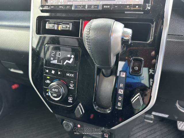 シフトレバー。エアコン操作パネル。 ダイハツ トール