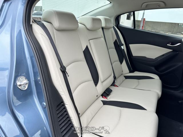 マツダ アクセラ