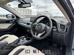 マツダ アクセラ