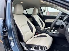 マツダ アクセラ