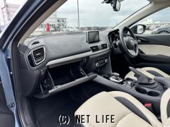 マツダ アクセラ