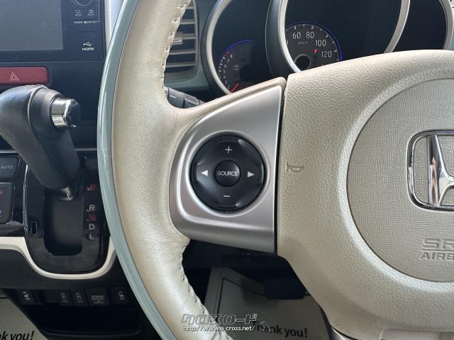 ステアリング左側にはオーディオの操作スイッチが配置されています。 ホンダ N-BOXスラッシュ