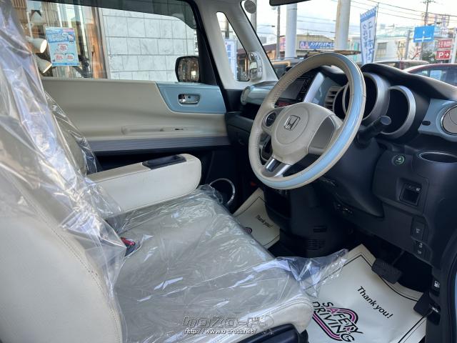 運転席からの視界も広く女性の方でも運転しやすい設計に。 ホンダ N-BOXスラッシュ