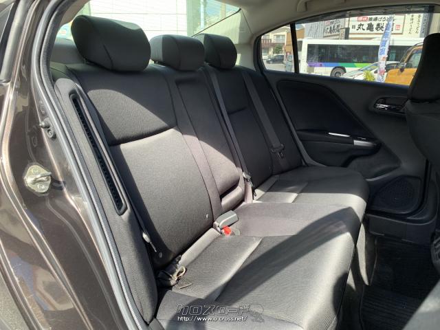 広々とした後席ルーム ホンダ グレイス