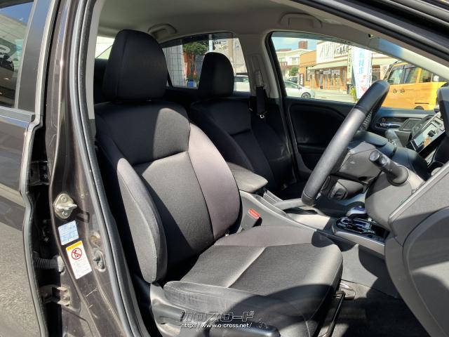 全席ハーフレザーシート採用 ホンダ グレイス