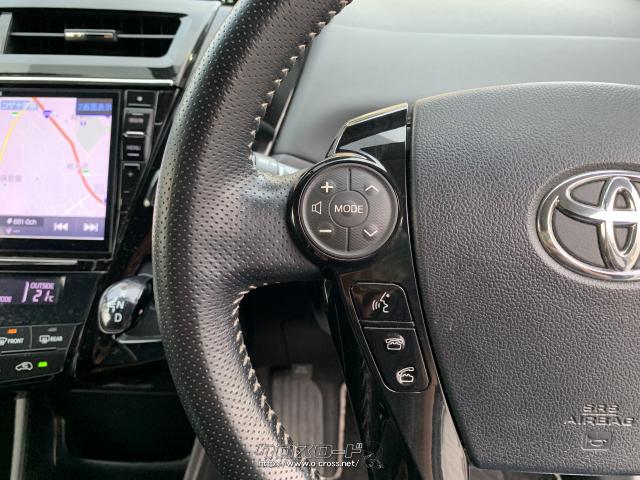 ステアリングの左側にはオーディオ操作スイッチが配置されています。 トヨタ プリウスα