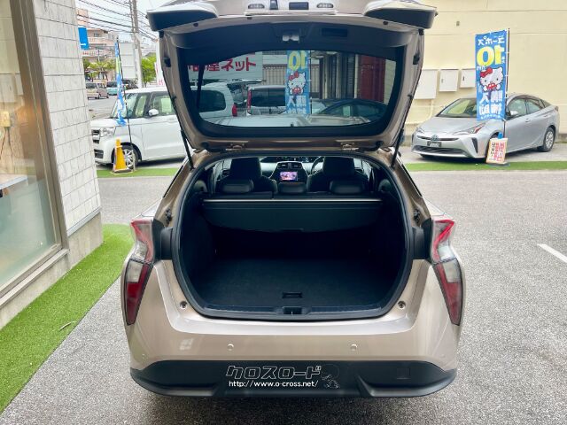使い勝手のいい荷室スペース トヨタ プリウス