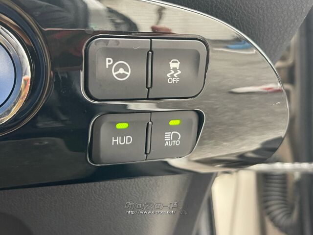 運転席右にHUDオンオフスイッチあります。 トヨタ プリウス