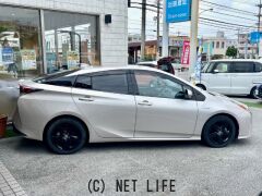 トヨタ プリウス