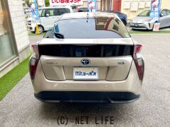 トヨタ プリウス