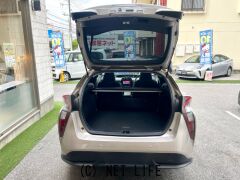 トヨタ プリウス