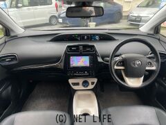 トヨタ プリウス