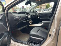 トヨタ プリウス