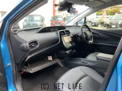 トヨタ プリウス