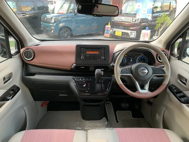 インテリアは、心地いい広々とした室内空間 日産 デイズ