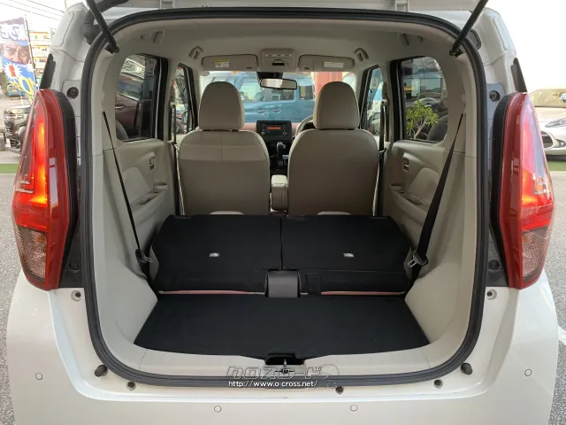 後席を倒すと大きな荷物も積み込み可能に 日産 デイズ