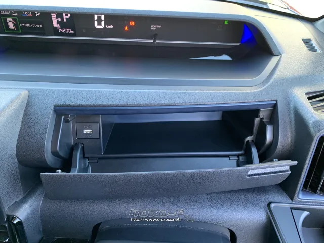 運転席前収納スペース ダイハツ タント