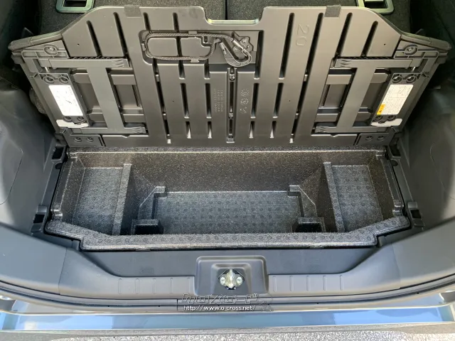 荷室下収納スペース ダイハツ タント