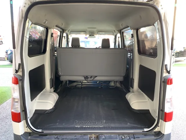 さすがの荷室の広さで積み込める物の量もバリエーションもアップ!! トヨタ タウンエースバン