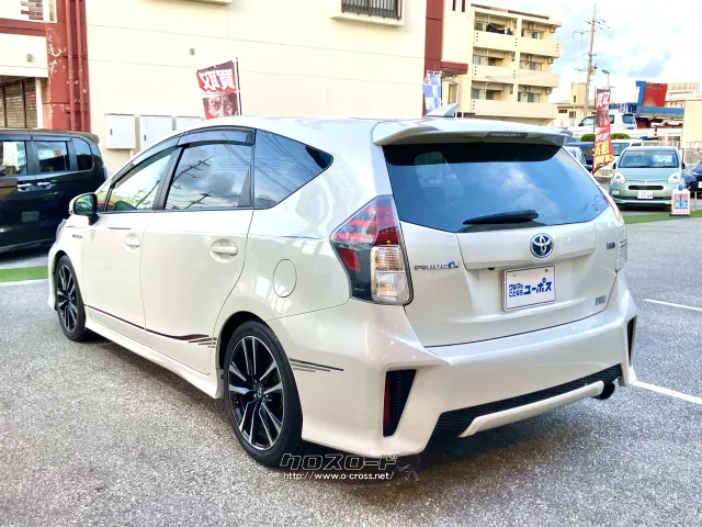 7名乗車の3列シート車 トヨタ プリウスα