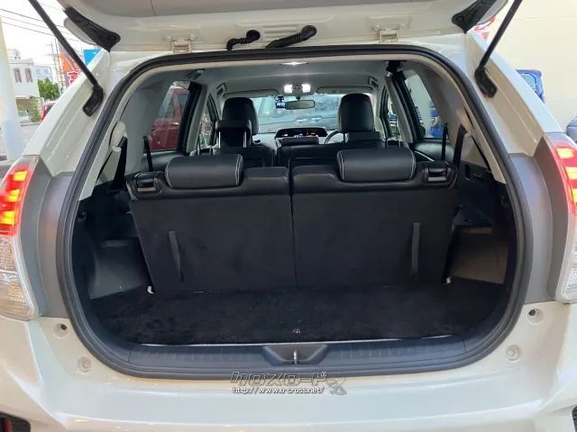 荷室も十分な広さ トヨタ プリウスα
