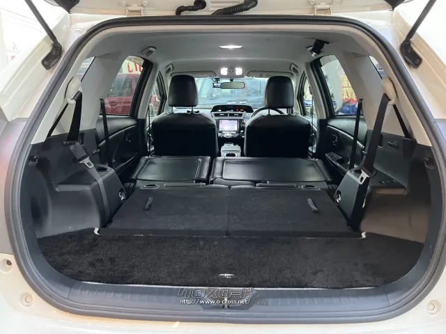 シートを倒せばフルフラットになります トヨタ プリウスα