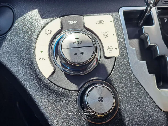 エアコン操作も手元で簡単 トヨタ シエンタ