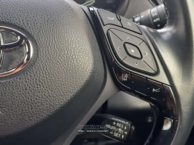 ハンドル右でクルーズコントロール操作が可能 トヨタ C-HR