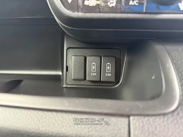 USB充電ポートも装備しています。 ホンダ N-BOX