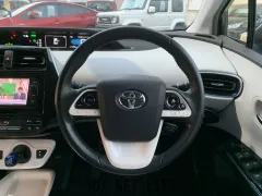 トヨタ プリウス