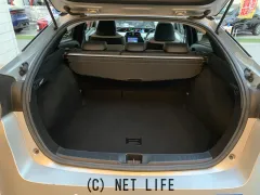 トヨタ プリウス